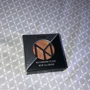 Color boss single eyeshadow